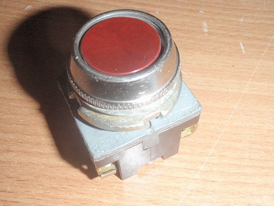 Кнопка КЕ-011У3 1НО+1НЗ ТЕМНО КРАСНАЯ исполнение 2 IP40 ~500V -220V 6A