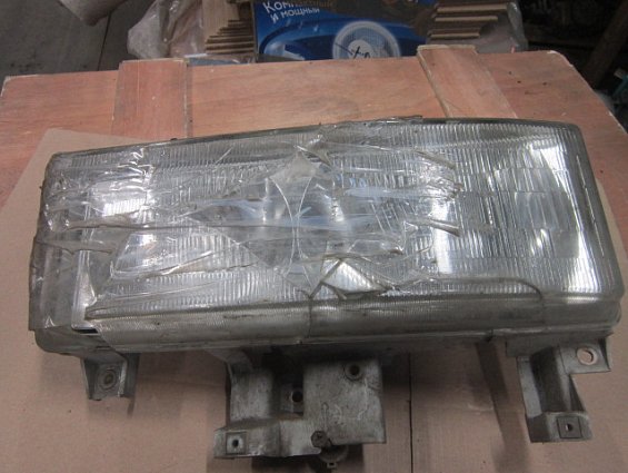 Фара бывшая в употреблении передняя левая mc148500 110-87224 24V75/70W h4 110-37853