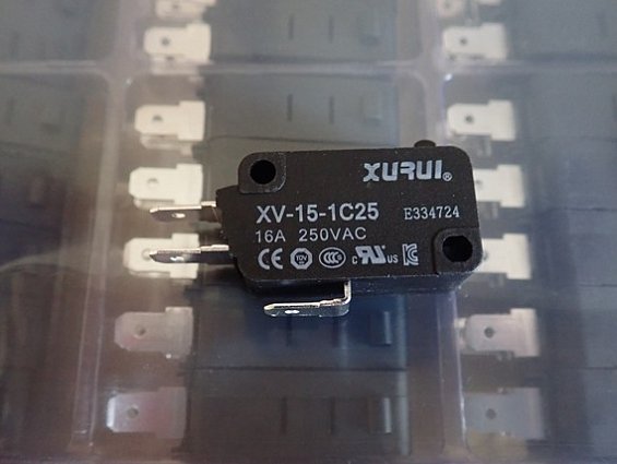 Микропереключатель XURUI Micro Switch XV-15-1C25 16A 250VAC 3405-001032 СВЧ ПЕЧИ SAMSUNG
