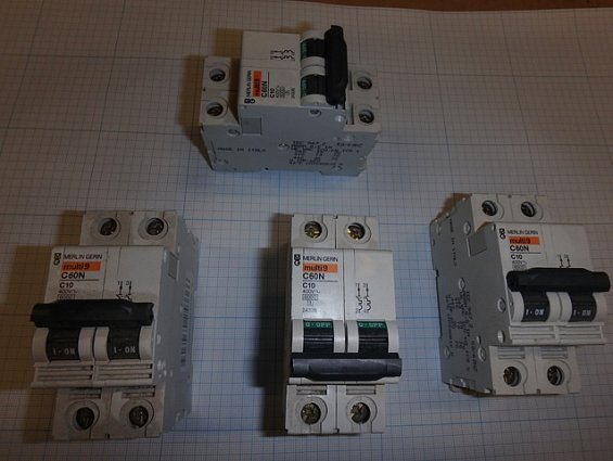 Выключатель автоматический 24335she c60n 2П 6A C MERLIN GERIN Schneider Electric Франция