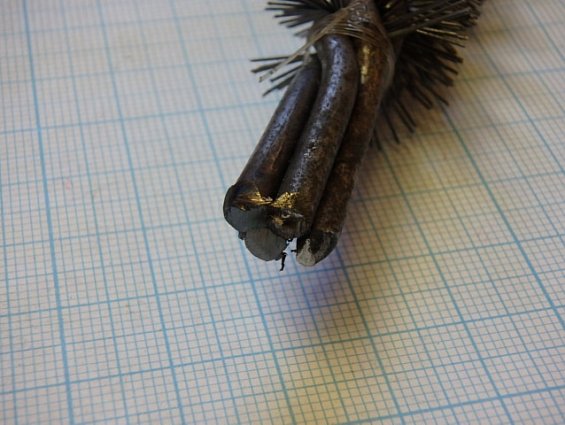 Щетка-ерш стальной Д25х75х120х4.0х0.40мм D25х75х120х4.0х0.40mm диаметр-Ф25мм длина ворса-75мм длина