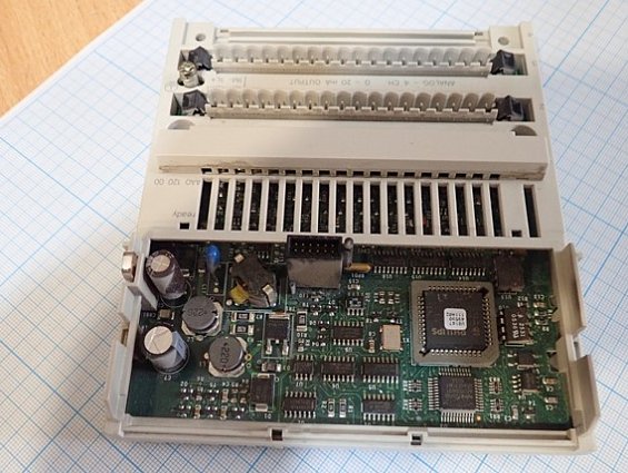 Базовый блок аналогового вывода Schneider Electric 170aao12000 analog output 4ch 4-выхода 0-20ma