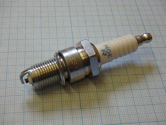 Свеча зажигания BPR5ES 7422 NGK ЯПОНИЯ