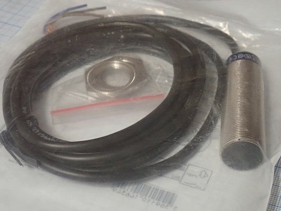 Индуктивный датчик Telemecanique XS618B1PAL2