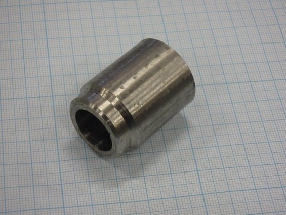 Бобышка Б.10 нержавеющая сталь 12Х18Н10Т резьба М20х1,5мм высота 40мм ВИТА.727141.001