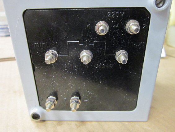 Миллиамперметр ЭА3000К 0-5mA Кл.т.1,5 120х120х130мм щитовой аналоговый контактный
