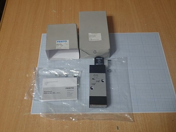 Распределитель FESTO VSNC-FC-M52-MD-G14-F8-1B2 577295 24VDC 3.3W -20...60С