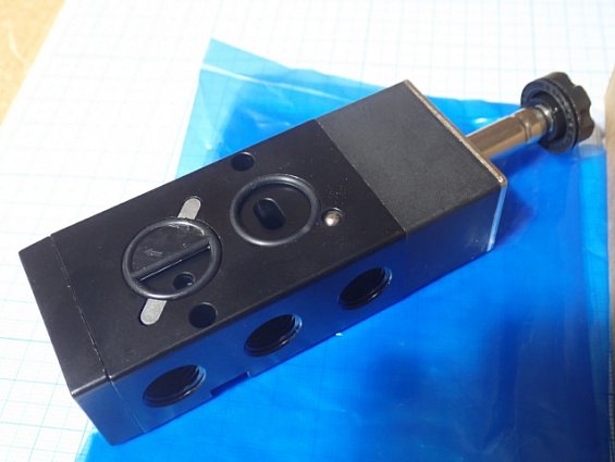 Распределитель CAMOZZI ELN-U015-02 P.max 8bar