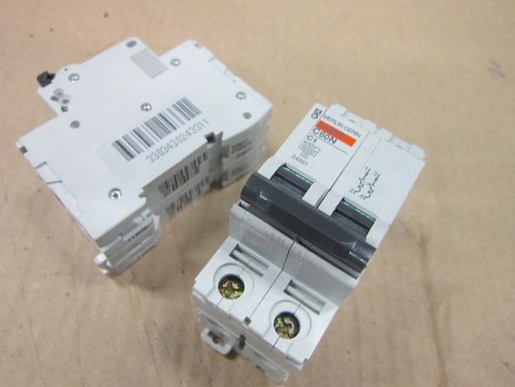 Выключатель автоматический 24331she c60n 2П 1A C MERLIN GERIN Schneider Electric Франция