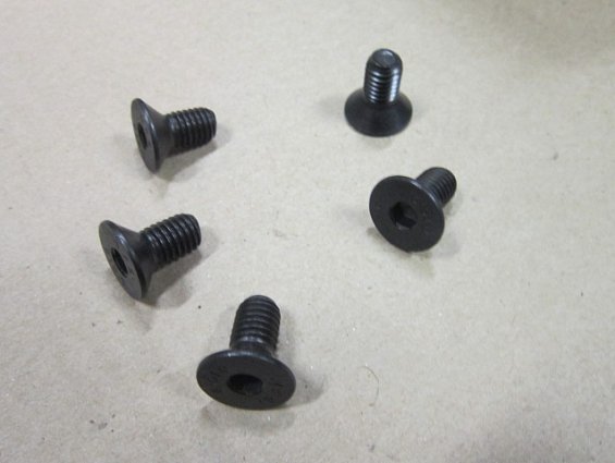 Винт М8х16 10.9 DIN7991 ISO10642