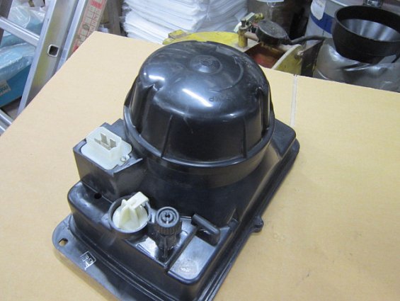 Фара автомобильная 34.3711 ГАЗ-3102 МАЗ без рассеивателя стекла h4 12V60+55W 24V75+70W