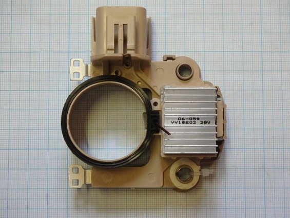 Регулятор генератора щеточный узел Utm Rm3846a для генератора me017614 a3tn5188 24V 35a