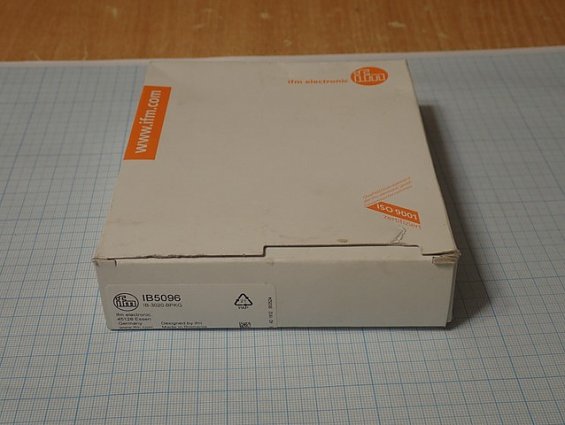 Индуктивный датчик IFM IB5096 IB-3020-BPKG 20mm 10...36VDC 250mA вес-0.26кг габаритный размер 160х13