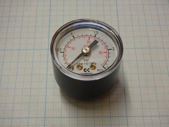 Манометр осевой СAMOZZI 0-2.5атм m043-P02.5 присоединение G1/8 диаметр Ф40мм 0-2.5BAR/PSI38Q IP42