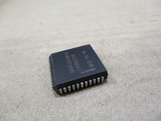Микросхема n80c251sb16 n80c251sb-16 Intel PCLL