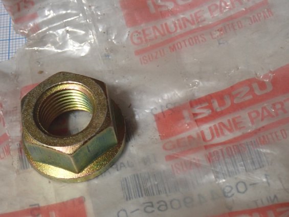 Гайка ISUZU 1-09449065-0 MADE IN JAPAN