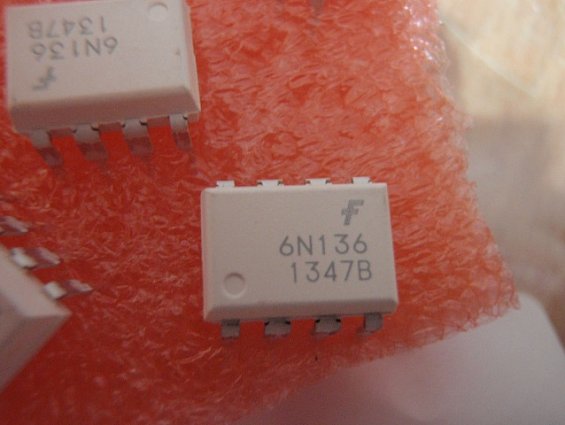 Оптопара 6n136 высокоскоростная 1Мбит/с с транзисторным выходом dip8 Fairchild