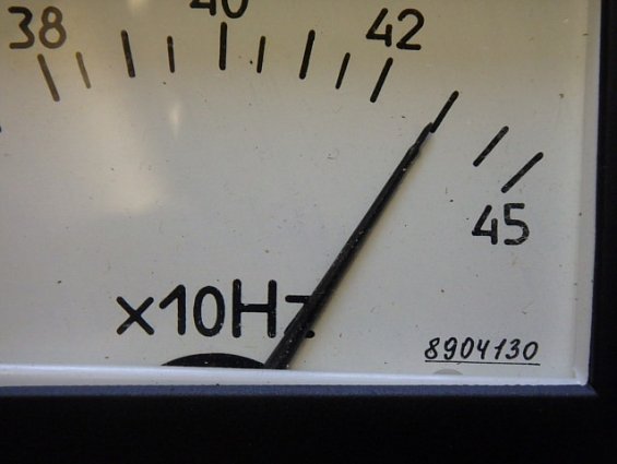 Частотомер Э8036 пр.изм.350-450Гц. кл.т.1 ном.напр.220В.1989г.в. прибор поврежден