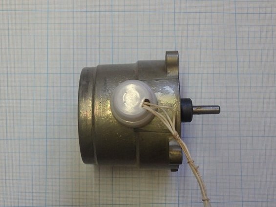 ЭЛЕКТРОДВИГАТЕЛЬ АСИНХРОННЫЙ тип Д-219П1 n=5min-1 Uв/Uн=127/12V 50Hz 12VA ЭРГО 1985