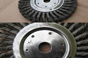 Щетка дисковая усиленная для шлифмашин диаметр щетки Ф200мм. посадочное отверстие Ф22,2мм