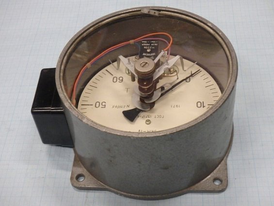 Манометр электроконтактный ЭКМ-1У 0-60kgf/cm2 220VDC 50Hz 1A IP40 1989г.в. ГОСТ13717-84