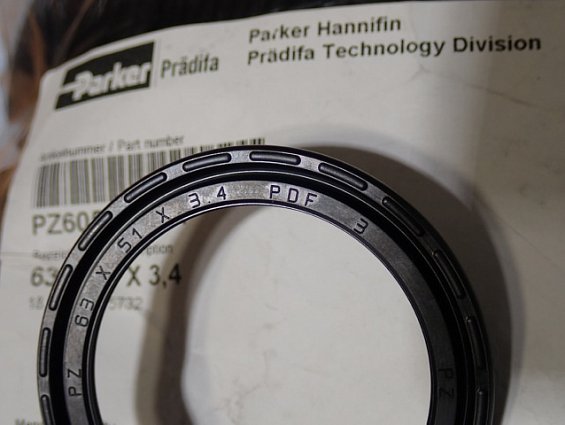 Уплотнение поршня Parker Pradifa 63х51х3.4 PZ6051N3571