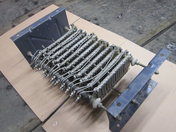 Блок резисторов ящик сопротивлений ЯС ЗУЗ 140608 IP00 660V 37,9A 0.261х11 Ом. 16kg ТУ16-527.218-80