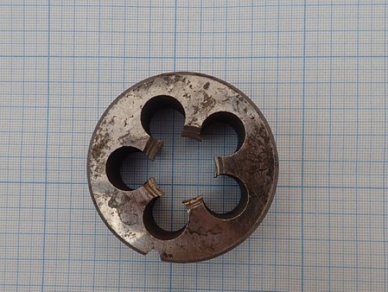 Плашка М27х3 D=65 мм