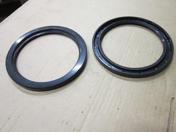 Манжета ЯМЗ 201-1005160-А3 119х146х10-2 армированная резиновая сальник