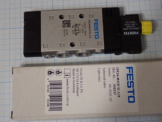 Пневмораспределитель FESTO CPE14-M1CH-5L-1/8 550237 3-8bar c катушкой соленоидом MSZG-B-3-