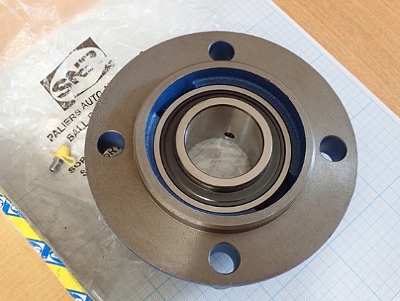 Подшипник SNR UCFC.209