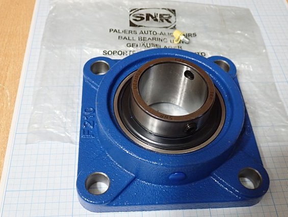 Подшипник SNR UCF.210 без оригинальной упаковки