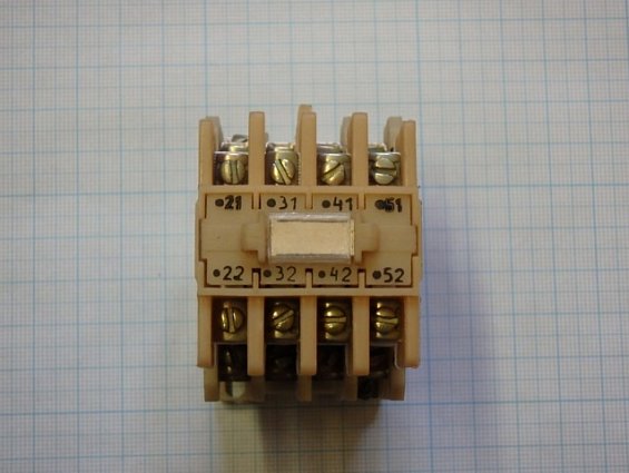 Пускатель магнитный ПМА-0102У3(УХЛ)В 220V 50Hz Uнр 380V 660V Iнр 6.3А 3А АС-3