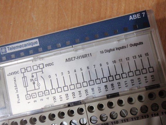 База на 16 каналов вход выход abe7-h16R11 abe7h16r11 SHE TELEFAST индикация состояния канала