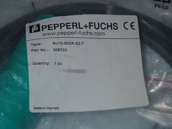 Индуктивный датчик PEPPERL+FUCHS NJ10-30GK-E2-T 10-30VDC 200mA