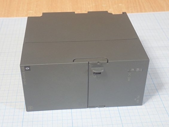 Блок питания SIEMENS 6ES7 307-1EA01-0AA0 бывший в употреблении ПОЧТИ НОВЫЙ