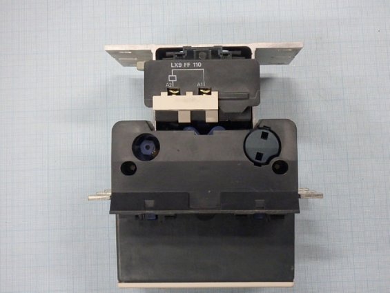 Контактор Telemecanique TeSys LC1-F115 LC1F115F7 SQUARE-D 3p 115A 40-400Hz 50kW 3НО