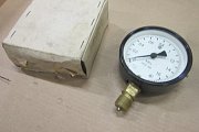 Манометр МТП-100 0-1.6MPa IP40 ГОСТ2405-80 класс точности 2.5 диаметр Ф100мм штуцер М20х1.5 1989г.в