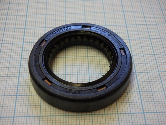 Сальник 8-94326441-0 AH1512J NOK первичного вала коробки передач двигателя 4JB1