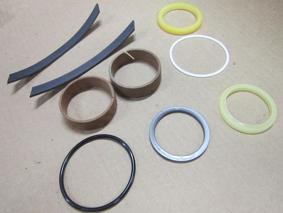 Ремкомплект FFTL SEAL KIT D511503 D10/18S цилиндра подъема автопогрузчика DAEWOO G15S-2 п