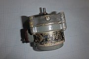 Реверсивный двигатель с редуктором тип РД-09 127V 0.1А 10W 50Hz 1200об/мин редукция-1/39.06 СССР