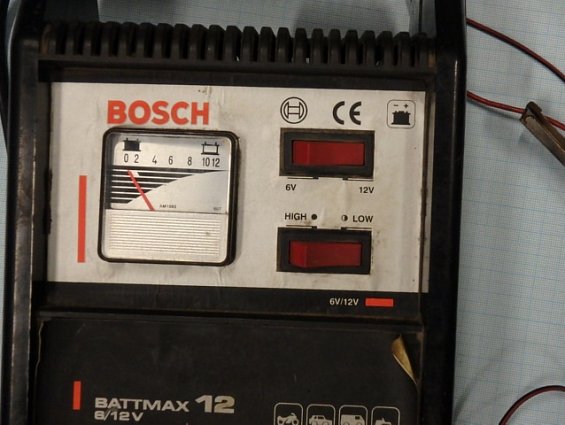 Зарядное устройство BOSCH BATTMAX 12А 6V/12V 7780301140 230V 50/60Hz 170W БЫВШЕЕ В УПОТРЕБЛЕНИИ ТЕХН
