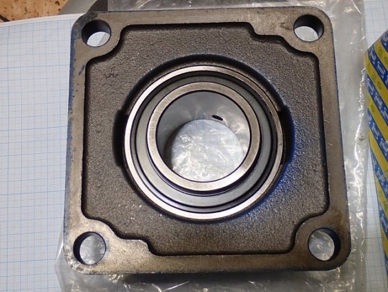 Подшипник SNR UCF.212