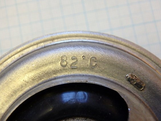 Термостат WV75m-82a +82C оригинальный номер mitsubishi me014340