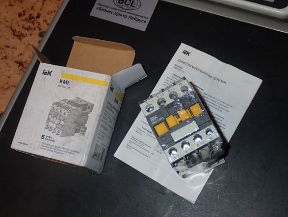 Контактор iEK КМИ-11810 230В 50Гц