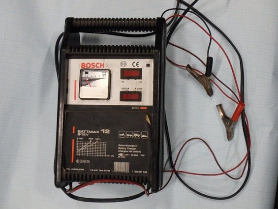 Зарядное устройство BOSCH BATTMAX 12А 6V/12V 7780301140 230V 50/60Hz 170W БЫВШЕЕ В УПОТРЕБЛЕНИИ ТЕХН