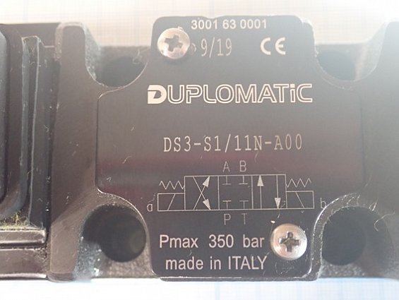 Гидрораспределитель DUPLOMATiC DS3-S1/11N-A00 С20.6S3-A230K1/10 230/50-240/60