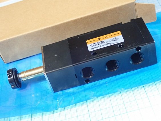 Распределитель E.MC V5231-08-WX без катушки