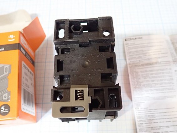 Контактор TDM КМН-11810 18А 230В АС-3 1НО SQ0708-0010