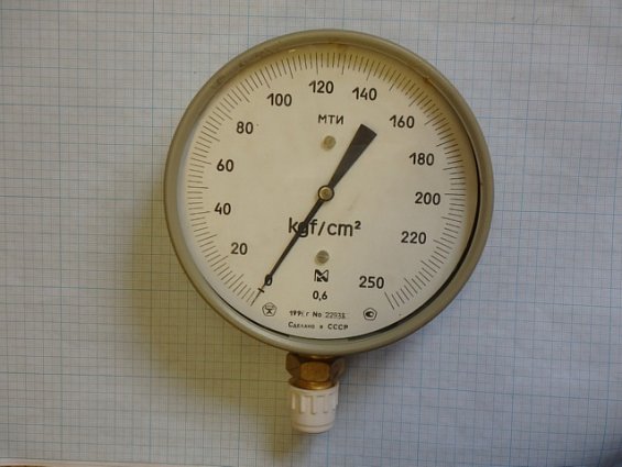 Манометр МТИ 0-250kgf/cm2 шкала 0-250 класс точности 0.6 ГОСТ6521-72 1992г.в ТУ25-05-1664-74